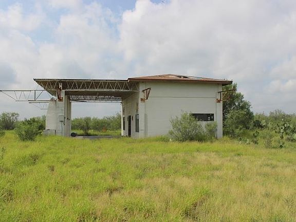 5th image of Camino San Luis Rd