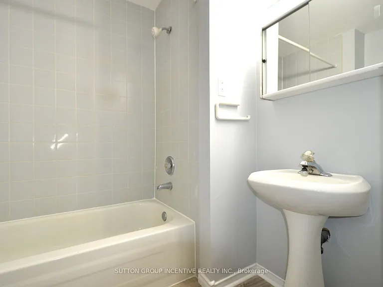 39 Jones Dr #LOWER — Photo 13