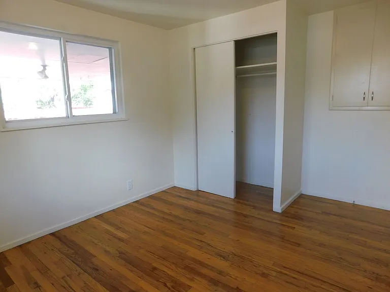 941 Walnut Ave — Photo 9