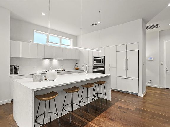 2nd image of 3611 Dorothy Ave
