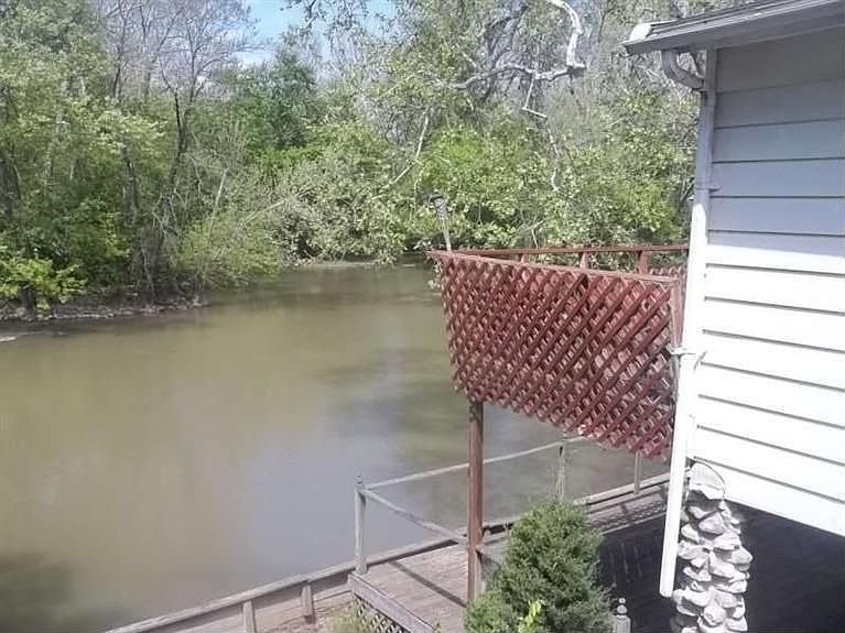 2nd image of 243 Aullwood Rd