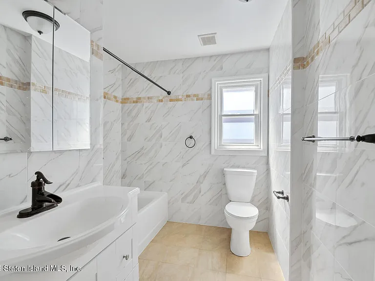 11 Duncan St #2 — Photo 3