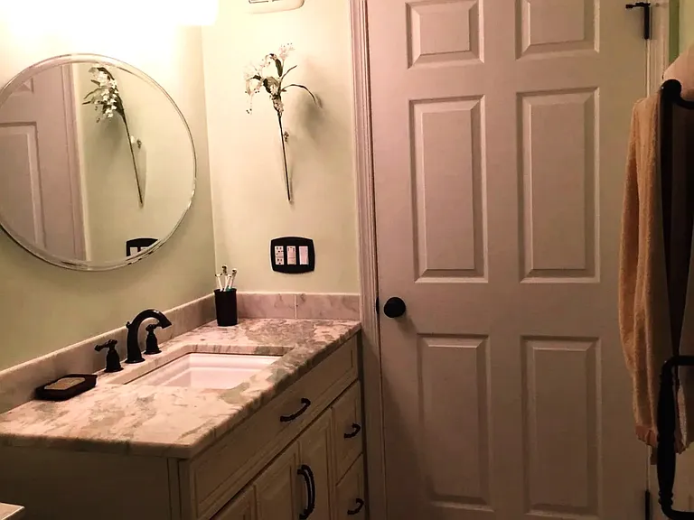 605 Saxony Dr #605 — Photo 3