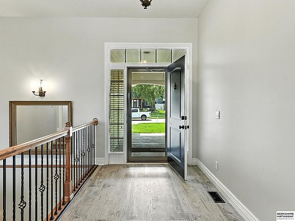 3rd image of 1010 Clearwater Dr