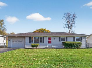 371 Mount Ridge Cir, Rochester, NY 14616