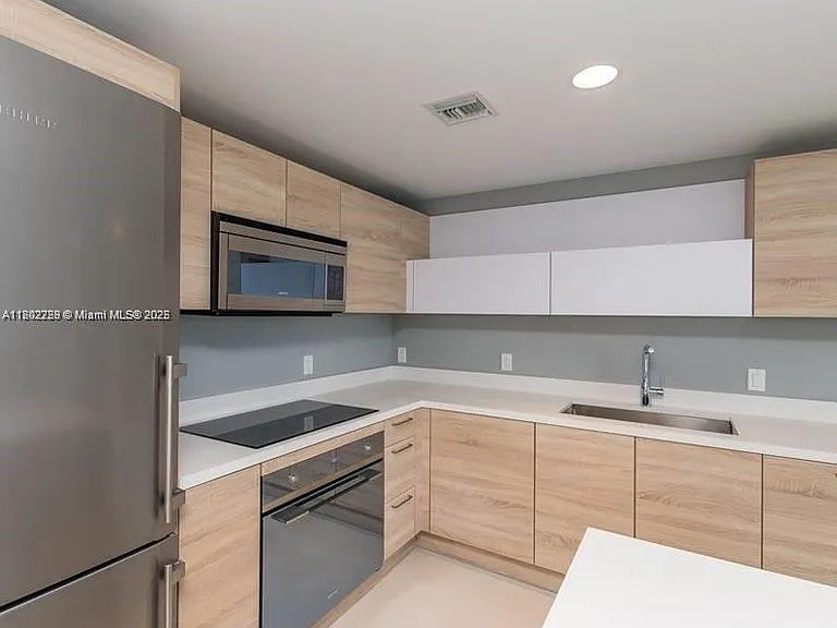 16385 Biscayne Blvd #2103 — Photo 5