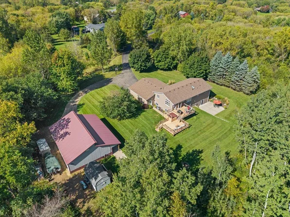 667 Red Maple Ln, Hudson, WI 54016