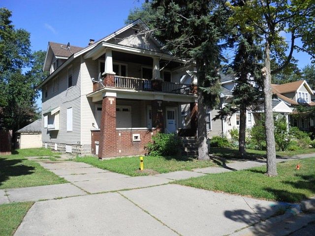 2nd image of 957 Powers Ave NW