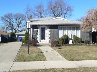 9236 S Sproat Ave, Oak Lawn, IL 60453