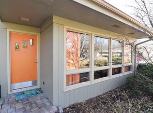 28W037 Hickory Ln, Northwoods, IL 60185