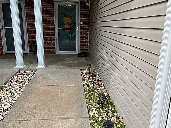 5th image of 6015 Windhaven Dr