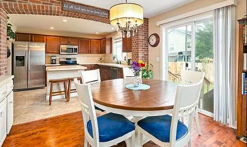5 bed, 2003 sqft, $2,750 — Photo 4