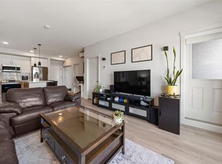 2469 Gateway Rd #302, Langford, BC V9B 6R7