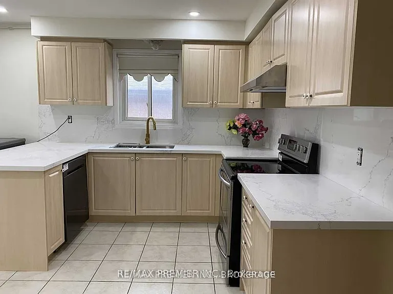 114 Sentinel Rd — Photo 6