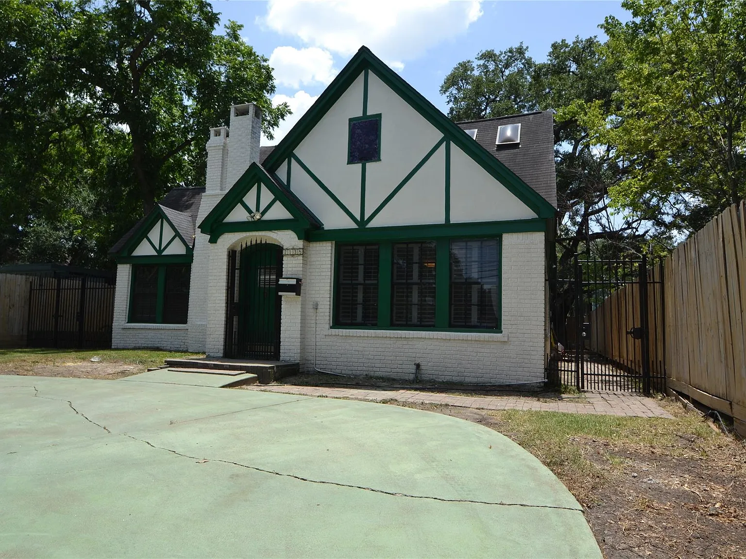 4 bed, 3.0 bath, 2186 sqft, $3,500 — Photo 3
