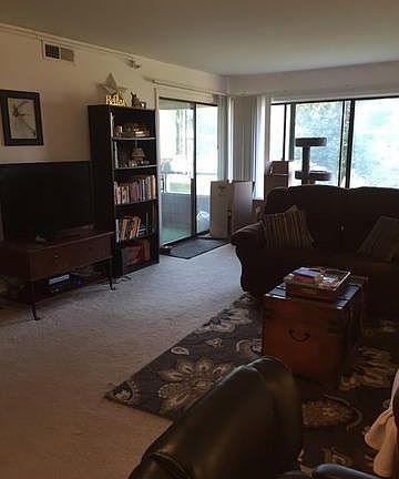 4th image of 1145 N Sterling Ave Unit 202