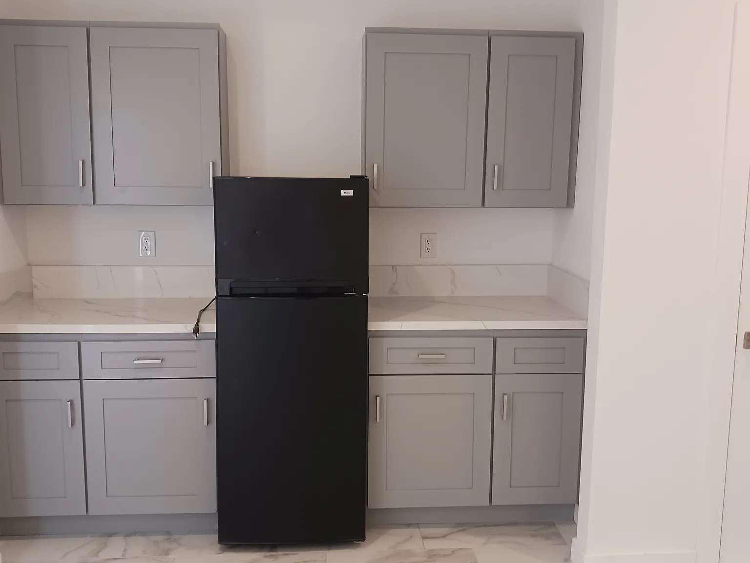 Studio, 250 sqft, $1,050 — Photo 3