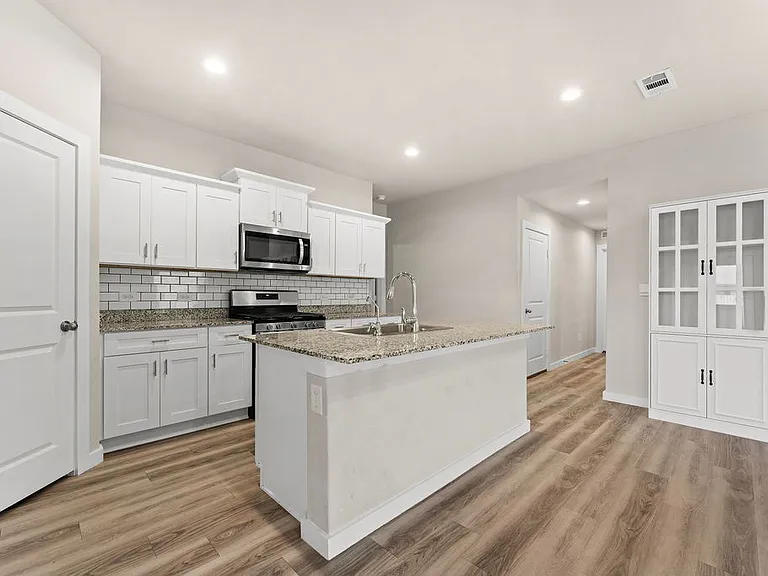7611 Orange Blossom Rd — Photo 6