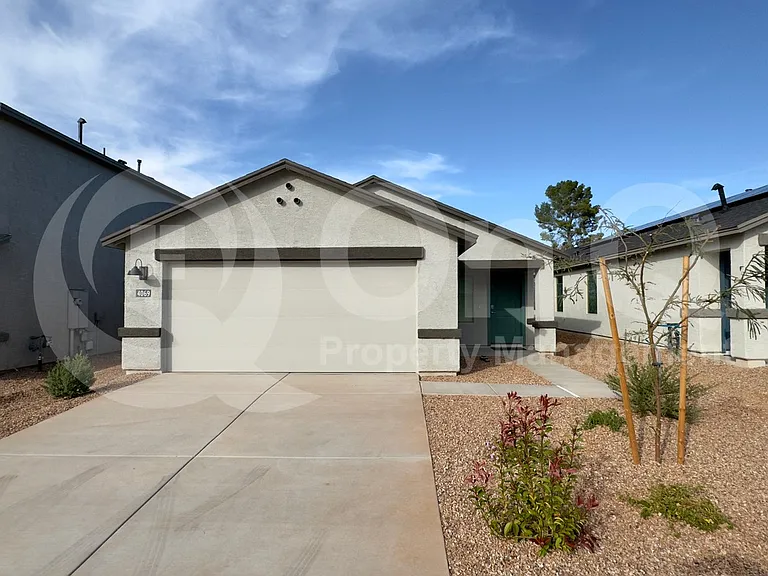 4069 E Market St — Photo 1