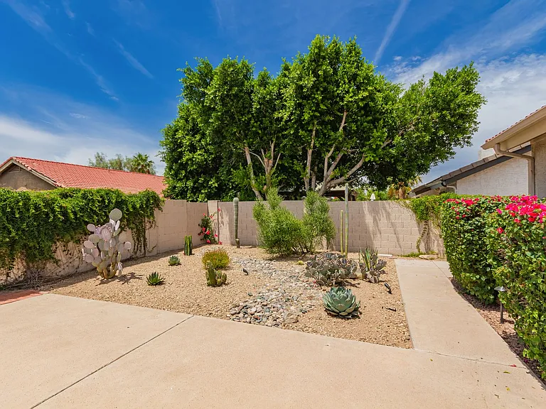 11115 E Mercer Ln — Photo 33
