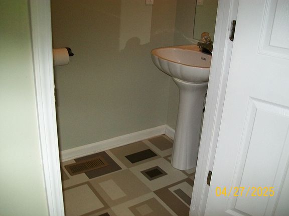 4th image of 40 Lake Village Ct #40