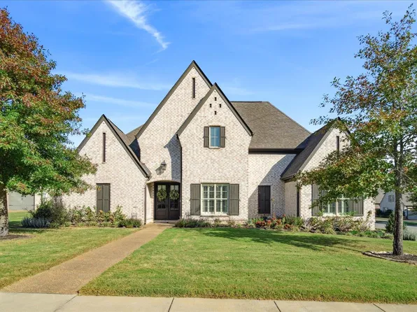 460 Saunders Creek Cir, Rossville, TN 38066