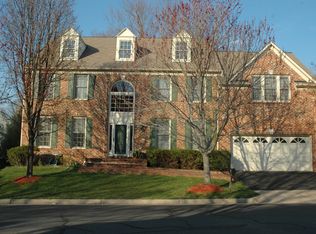 4218 Trowbridge St, Fairfax, VA 22030