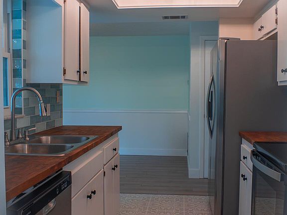 4th image of 841 Berkshire Dr