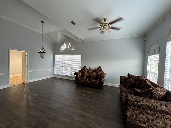 5th image of 1819 Dew Valley Dr