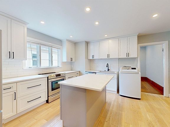 5th image of 147 Langdon Ave #149