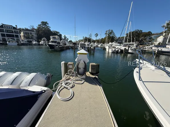B 29 B 29 Wh Marina #B-29, Hilton Head Island, SC 29926