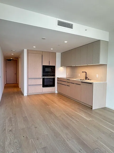 1 bed, 565 sqft, $3,800 — Photo 3