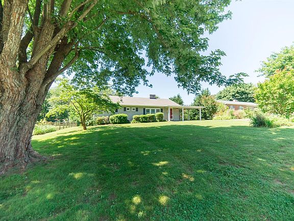 5th image of 256 Woodlawn Cir