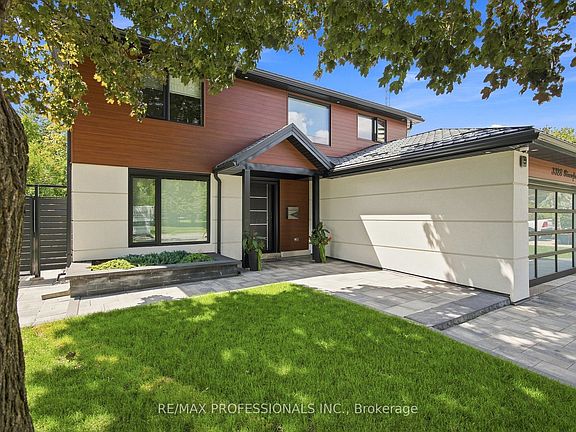 3rd image of 3328 Riverspray Cres
