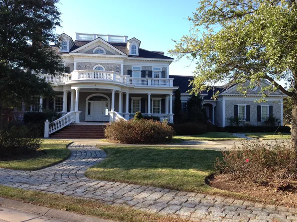 2 Heron Ct, Cape Charles, VA 23310