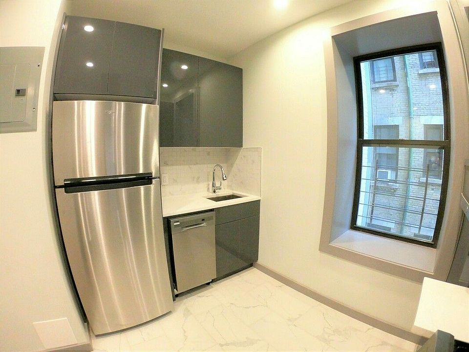 1st image of 550 W 157th St #35