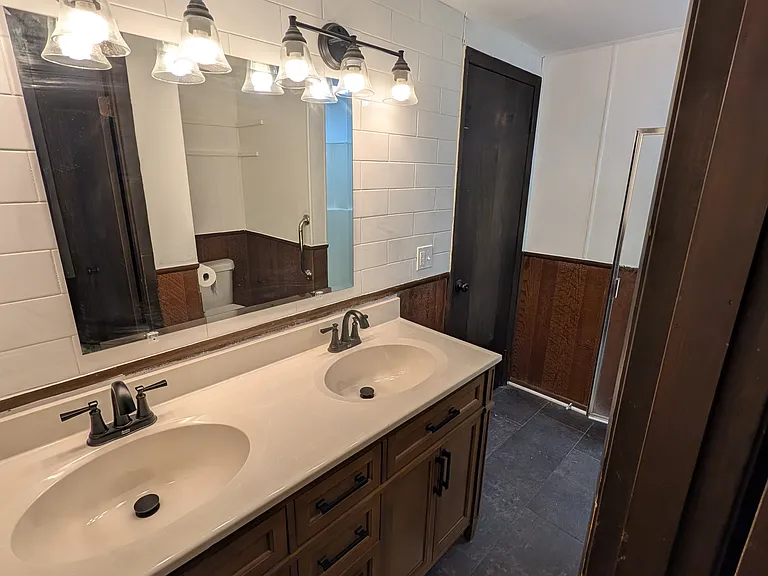 2101 N Ravine Pkwy — Photo 8