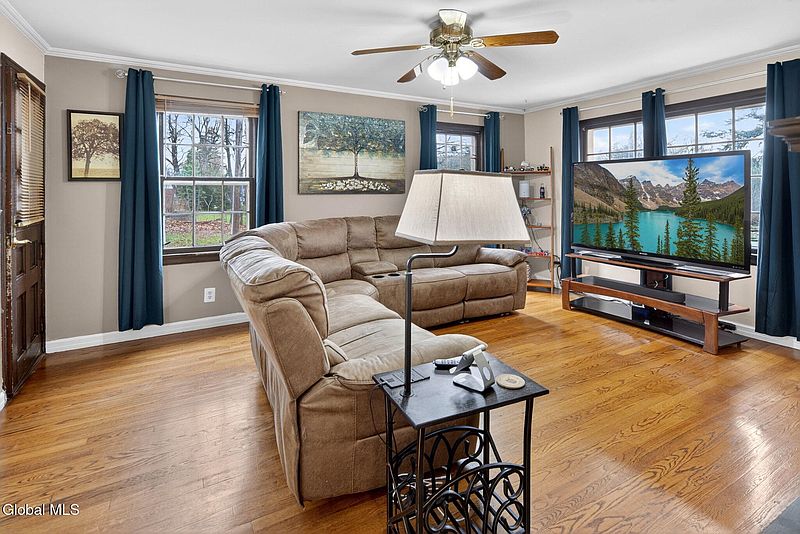 5th image of 2980 Troy Schenectady Road