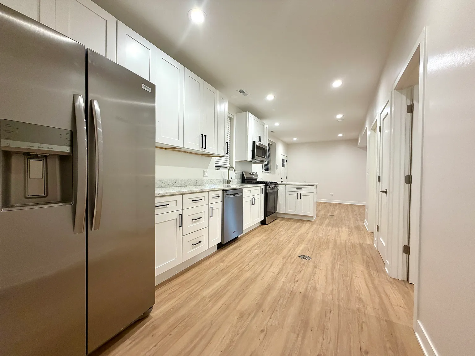 2 bed, 1000 sqft, $2,395 — Photo 1