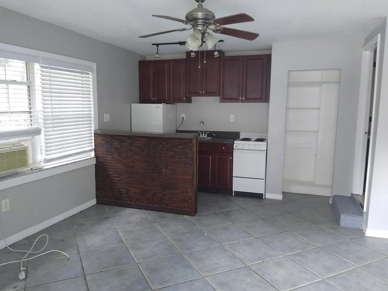 Studio, 350 sqft, $1,195 — Photo 2