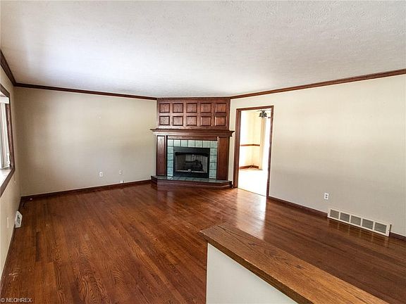 5th image of 37016 Shoreham Dr