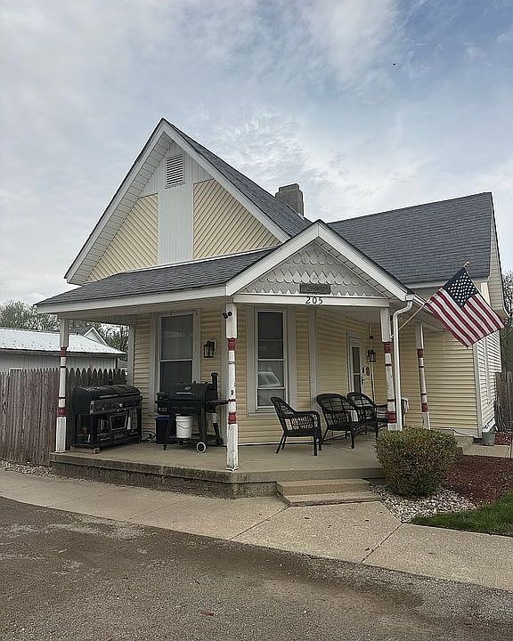 1st image of 205 N Meridian St