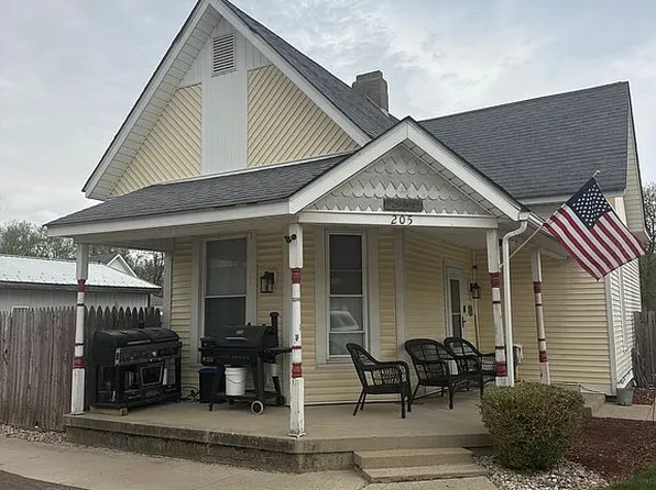 205 N Meridian St, Roachdale, IN 46172