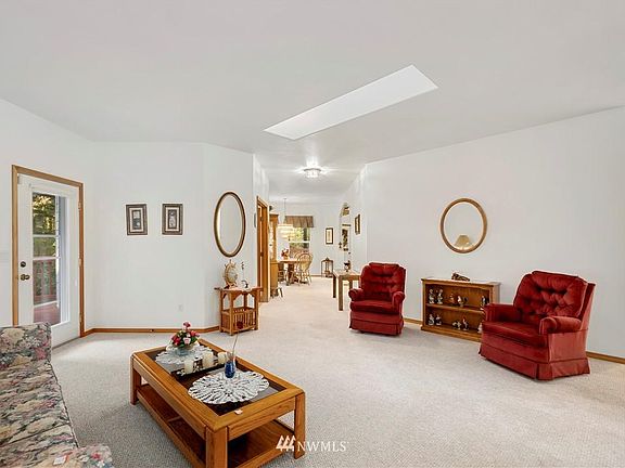 4th image of 160 E Marjorie Ln