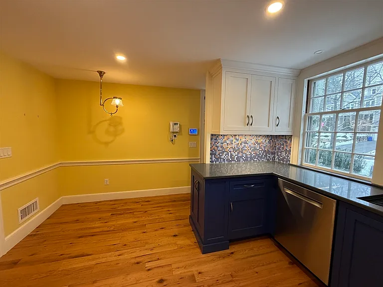 31 Fells Rd — Photo 9