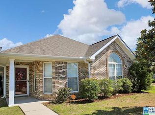 2135 Village Ln, Calera, AL 35040