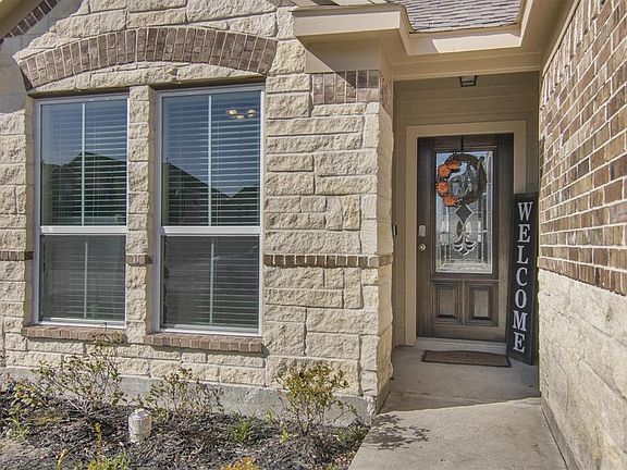 4th image of 2302 Sanders Brook Dr