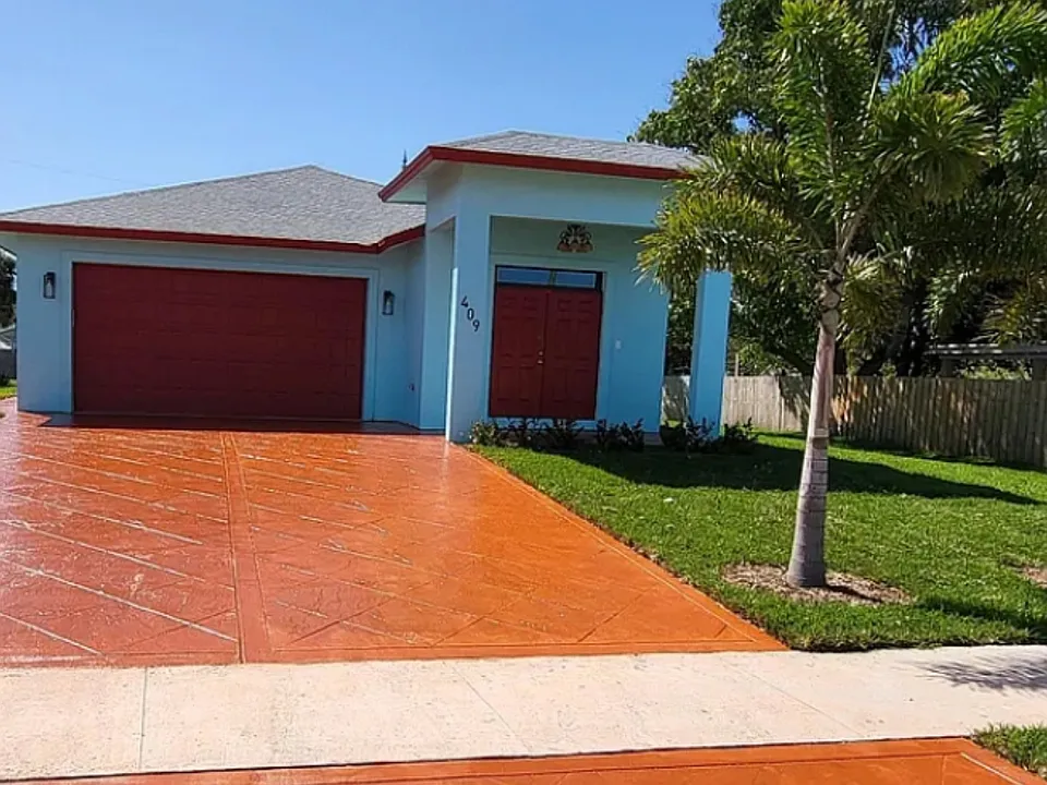 409 Broward Ave
