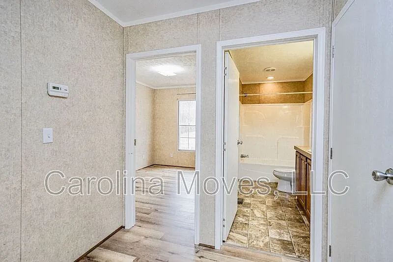 3 bed, 2.0 bath, 1000 sqft, $1,250 — Photo 4