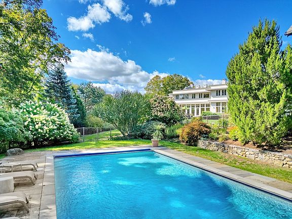 2nd image of 23 Bedford Rd